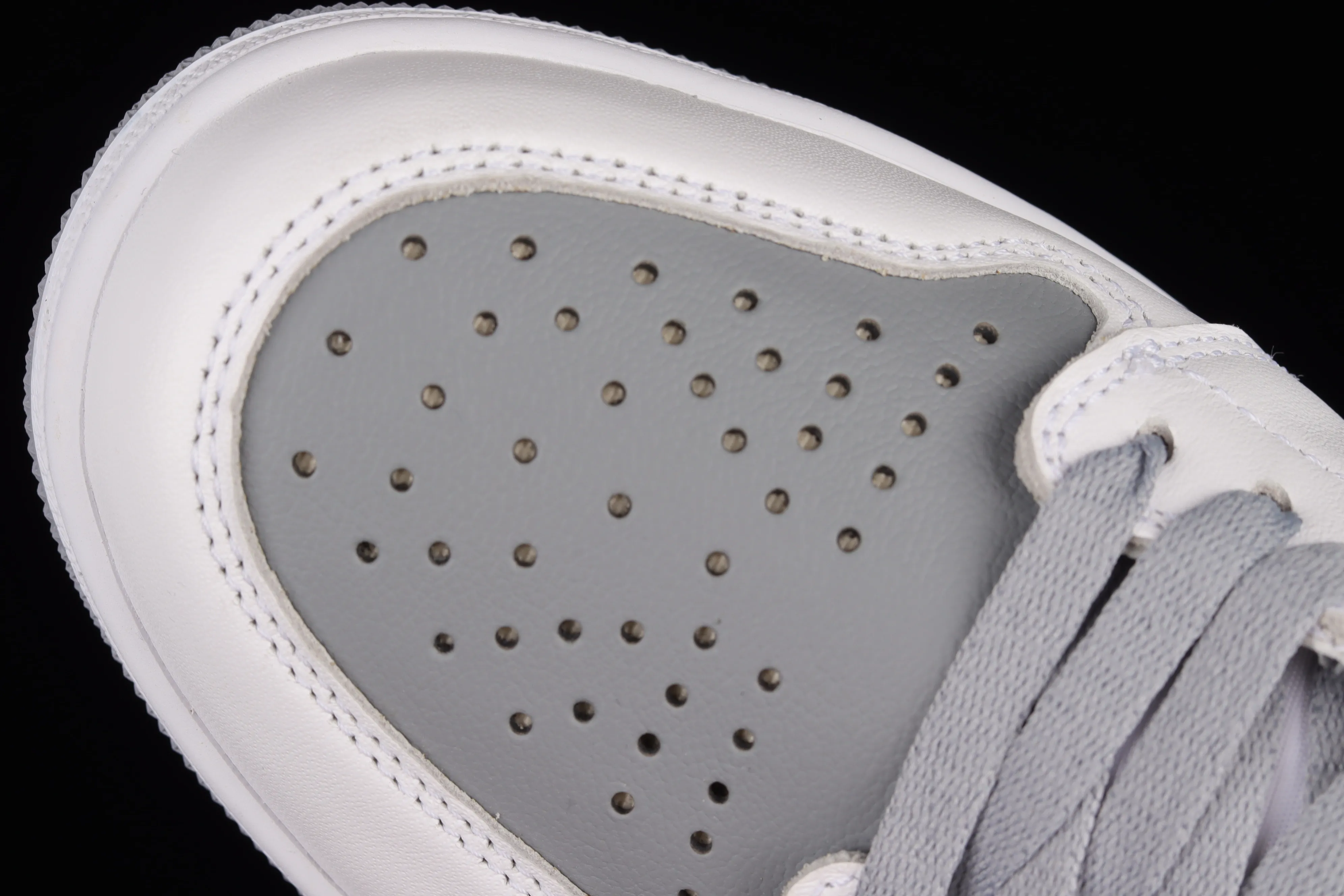 All categories Air Jordan Jordan series basketball shoes Air Jordan 1 High Air Jordan 1 High OG "Stealth" AJ1 Joe 1 high top white gray 555088-037
